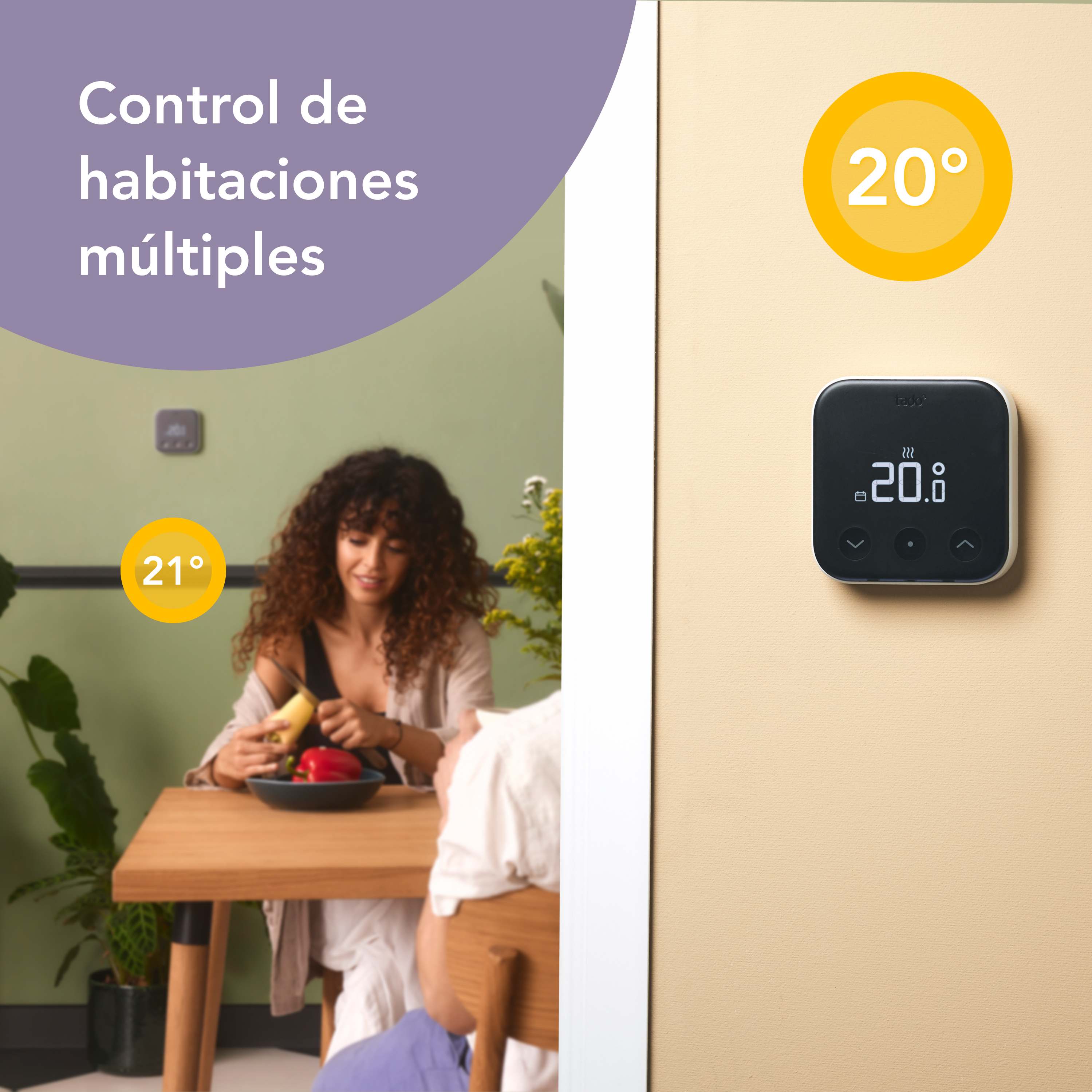 La imagen muestra un termostato inteligente de la marca tado° instalado en la pared de un ambiente moderno y acogedor. El termostato, de diseño minimalista y color negro, indica una temperatura de 20°C. En el fondo, se observa a una mujer sentada en una mesa de madera, disfrutando de una comida, lo que sugiere un ambiente familiar y confortable. Los colores predominantes son suaves y cálidos, creando una atmósfera agradable.